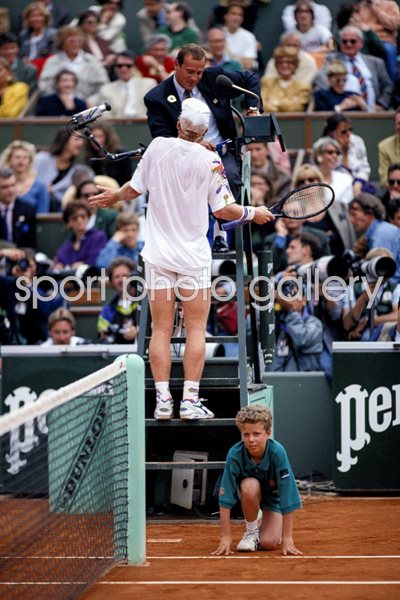 Jim Courier argues with Umpire French Open Final 1991