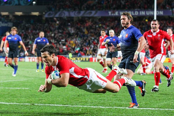 Mike Phillips scores for Wales Semi Final 