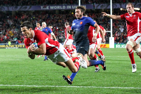 Mike Phillips scores for Wales Semi Final 