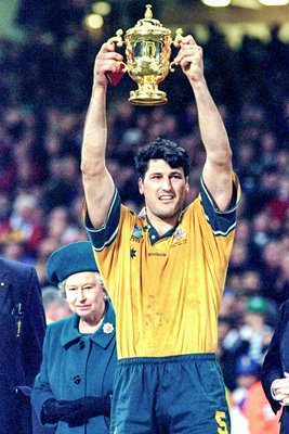 John Eales lifts 1999 World Cup