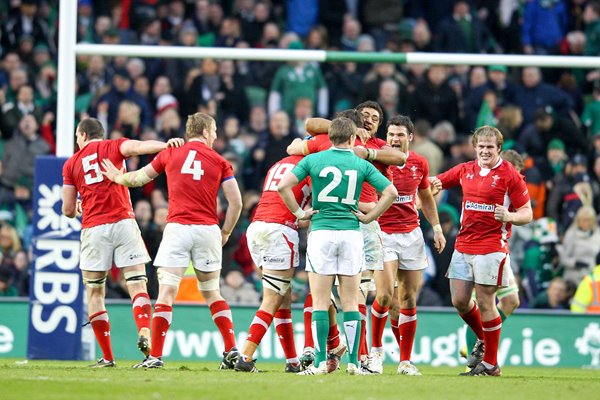 Wales celebrate victory v Ireland Dublin 2012