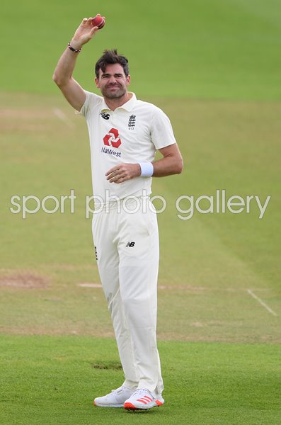 James Anderson England celebrates 600 Test Wickets ...