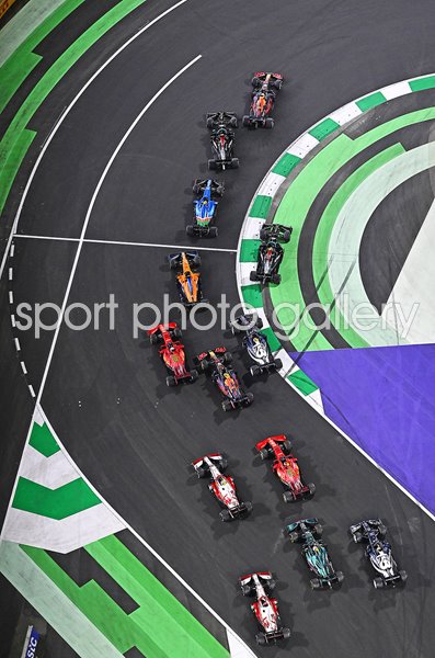 Max Verstappen leads Lewis Hamilton Saudi Arabia 2021 Images | Motor ...