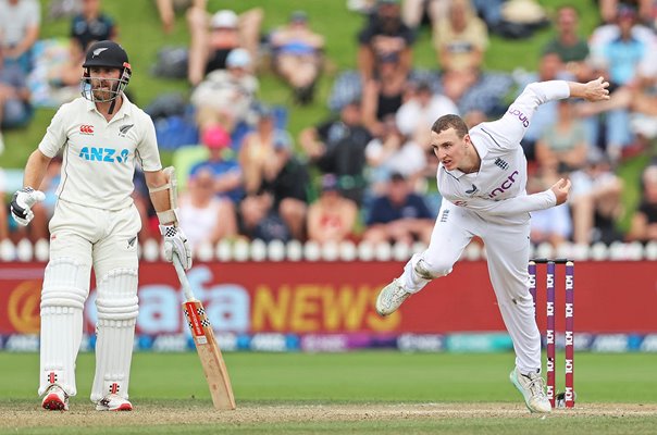Harry Brook England bowling v New Zealand Wellington 2023