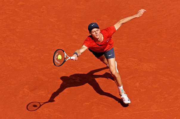 Jannik Sinner Italy stretch forehand v Grigor Dimitrov French Open Paris 2024