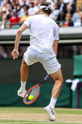 Taylor Fritz USA trick shot v Lorenzo Musetti Quarter Final Wimbledon 2024