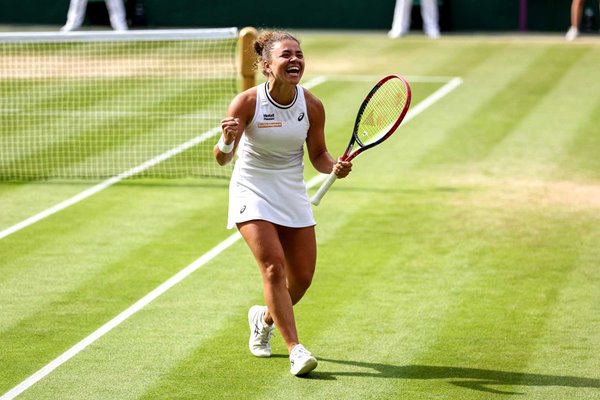 Jasmine Paolini Italy celebrates epic win Donna Vekic Semi Final Wimbledon 2024