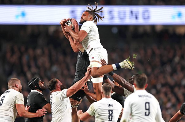 Chandler Cunningham-South England catch v New Zealand Eden Park Auckland 2024