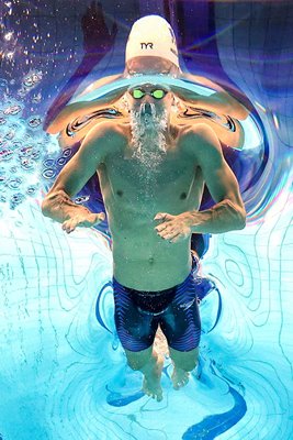 Leon Marchand France underwater camera view World Swimming Budapest 2022