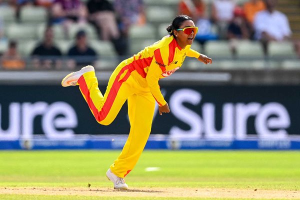 Alana King Trent Rockets bowls v Birmingham Phoenix The Hundred Edgbaston 2024