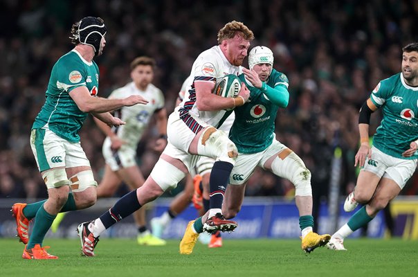 Ollie Chessum England v Mack Hansen Ireland Dublin Six Nations 2025