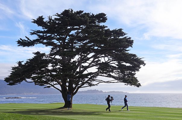 Rory McIlroy walks up 18th hole Final Round Pebble Beach Pro-Am 2025  