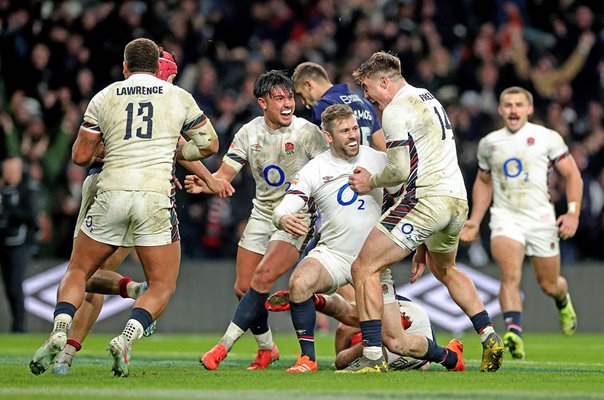 England celebrate Elliot Day winning try v France Twickenham Six Nations 2025