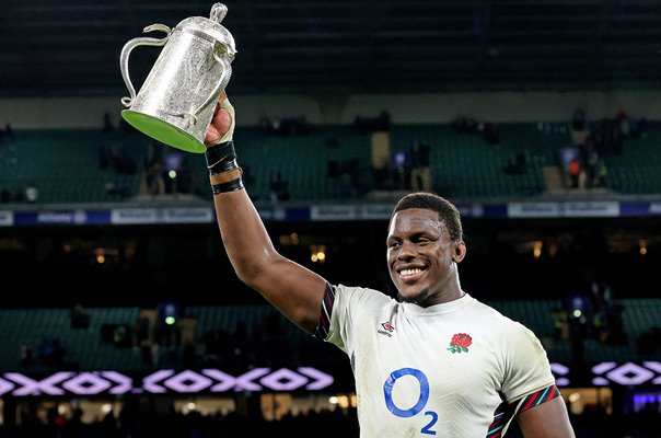 Maro Itoje England captain celebrates Calcutta Cup win v Scotland Twickenham Six Nations 2025