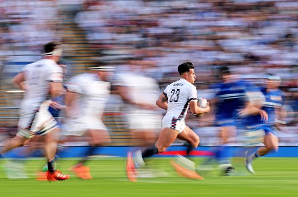 Marcus Smith England motion blur effect v Italy Twickenham Six Nations 2025