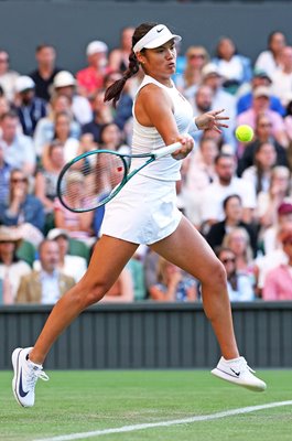 Emma Raducanu Great Britain forehand v Marketa Vondrousova Wimbledon 2025