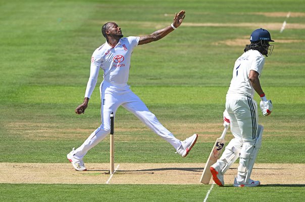 Jofra Archer England bowls v India Lord's Test Match 2025