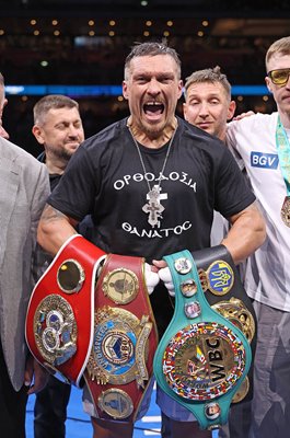 Oleksandr Usyk Ukraine celebrates Daniel Dubois win Wembley 2025