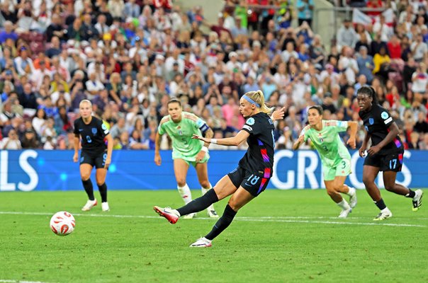 Chloe Kelly England penalty v Italy Semi-Final Women's EURO 2025