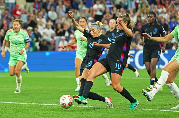 Chloe Kelly England scores winner v Italy Semi-Final Women's EURO 2025