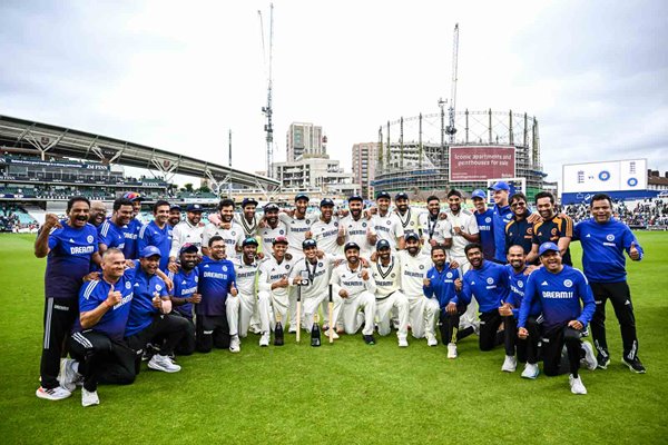 India celebrate winning 5th Test Match v England The Oval 2025