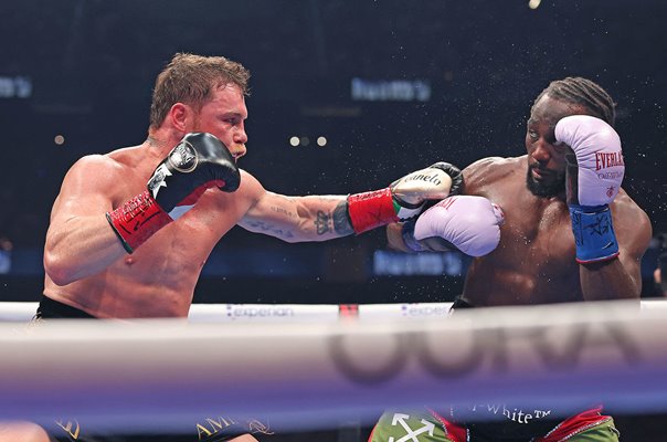 Canelo Alvarez Mexico punches Terence Crawford USA Las Vegas 2025
