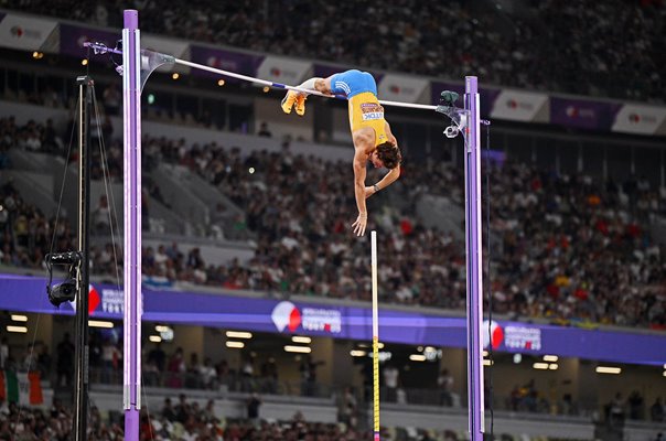 Armand Duplantis Sweden clears new world record 6.30 metres World Athletics Tokyo 2025