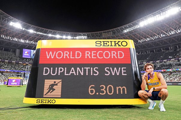Armand Duplantis Sweden celebrates pole vault world record World Athletics Tokyo 2025