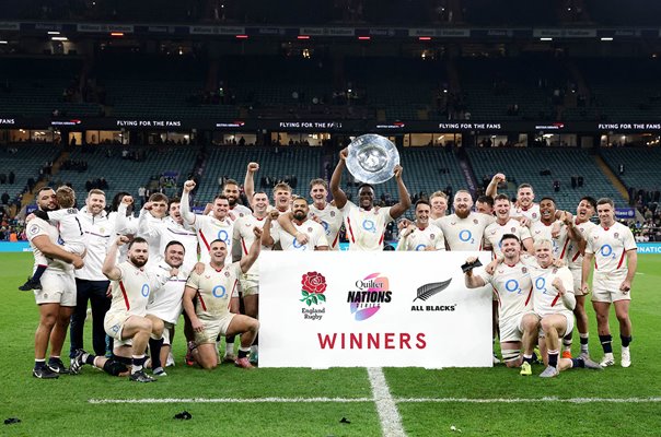England celebrate win v New Zealand Auturm Nations Series Twickenham 2025