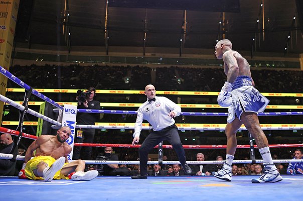 Conor Benn knocks down Chris Eubank Jr Round 12 London November 2025