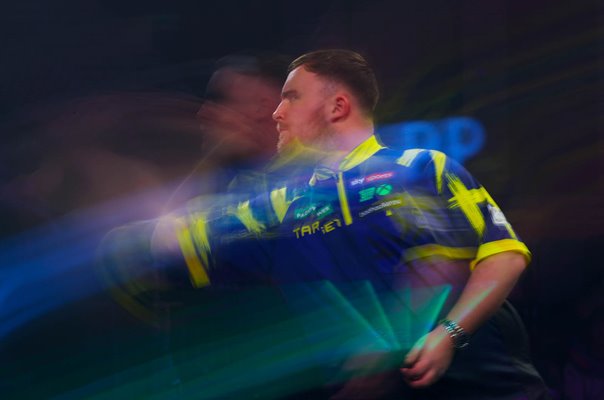 Luke Littler England motion blur action World Darts Championships 2026