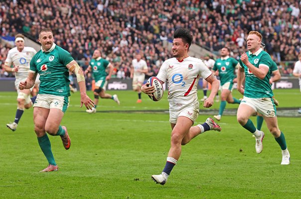 Stuart McCloskey Ireland catches Marcus Smith England Six Nations 2026