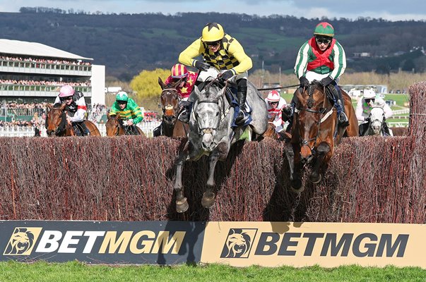 Harry Cobden riding Kitzbuhel wins Novices Chase Day 2 Cheltenham 2026