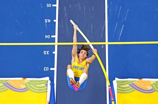 Armand Duplantis Sweden pole vault launch phase World Indoor Athletics Poland 2026