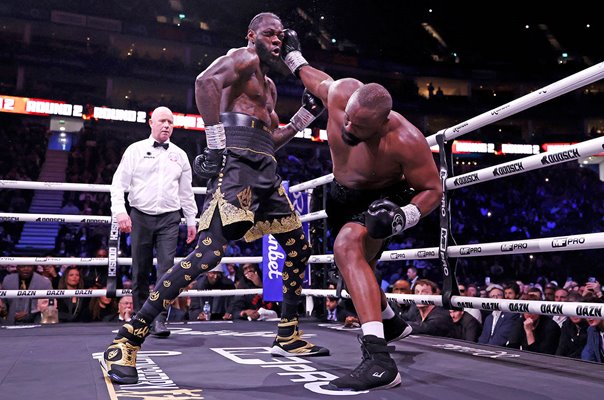 Dereck Chisora lands punch v Deontay Wilder heavyweight classic London 2026