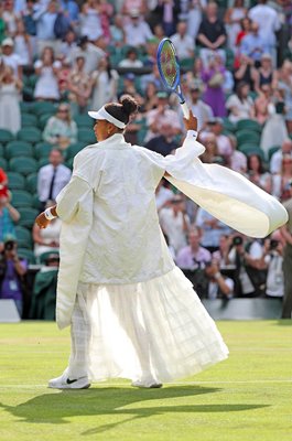 Naomi Osaka Japan warms up in white pre-match outfit Wimbledon 2026